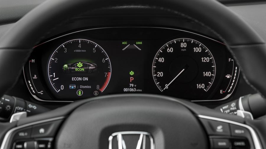 Панель приборов Honda Accord Touring Hybrid 2017 года  (NA) (фото 77 из 170)